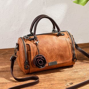 2026 Spring New Solid Color Retro Pillow Bag Women's Bag with Small Flower Pendant Korean Style Crossbody Shoulder Bag Wholesale