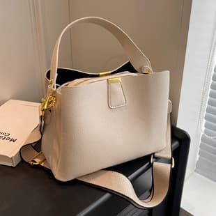 Foreign Trade Trend Fashion Portable Bucket Bag Large Capacity Crossbody Bag Women's High-End Light Luxury Women's Bag Wholesale