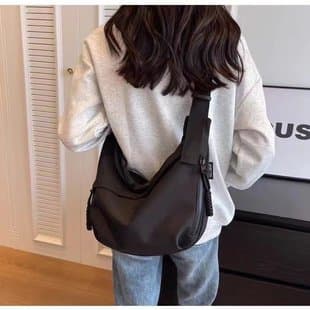 Cross-Border Women's Bag, Simple and Fashionable Cross-Body Dumpling Bag, Lightweight Large-Capacity Cross-Body Bag, Student Shoulder Versatile Fitness Bag