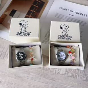 New Snoopy Simple and Fashionable Cartoon Stainless Steel Watch and Bracelet Set for Girls and Women in a Box