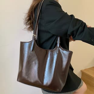 Korean Niche Tote Bag, Large Capacity, New Style for Women, High-End Feel, Women's Commuter Bag, Versatile Shoulder Bag, Women's Bag