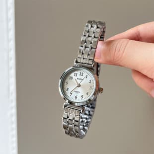 Korean Style Chic Simple Fashion Junior and High School Students Exquisite Steel Band Chain Quartz Watch Live Broadcast Hot Style Wholesale Price