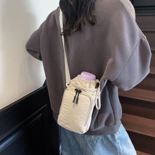 New Style Foreign Trade Women's Crossbody Fashion Niche Water Bottle Bag, Phone Bag, Small Shoulder Bag, Simple and High-End Korean Style Small Bag
