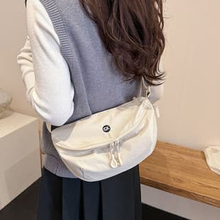 Korean-Style Solid Color Casual Nylon Crossbody Bag, Niche Design, Commuter Casual Campus Dumpling Bag Wholesale