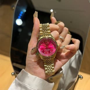 Little Red Book Empress Watch Rose Red Crushed Ice Blue Saturn Small Gold Watch Dragon Fruit Quartz Women's Watch Dropshipping