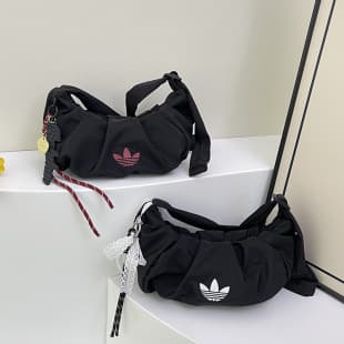 2025 Year of the Snake New Arrival Clover Clouds Clarion Clamps Pleated Dumpling Bag Sports Shoulder Crossbody Underarm Croissant Bag