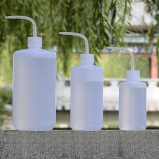 Small Watering Can for Plants, Indoor Plants, Succulents, Long Spout, Pointed Spout, Curved Spout, Squeeze Watering Can, Household Tool