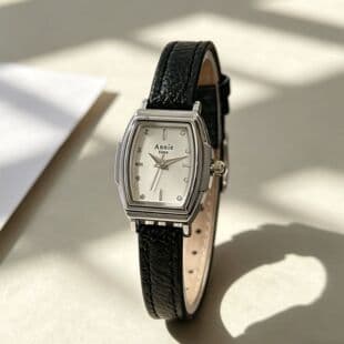 New Barrel-Shaped Leather Strap Women's Watch, Compact and Simple, with a High-End Feel, Popular among Students, Niche Quartz Watch, Hot-Selling Model