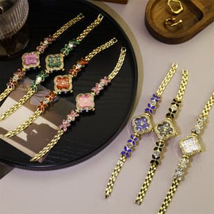 New Luxury Women's Watch, Fashionable and Trendy Four-Leaf Clover Design, High-End Niche Design, Diamond-Encrusted Dial Watch