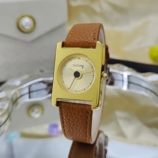 Trendy Women's Watch with Leather Strap, Unisex Square Design, Niche Light Luxury Fashion High-End Women's Watch