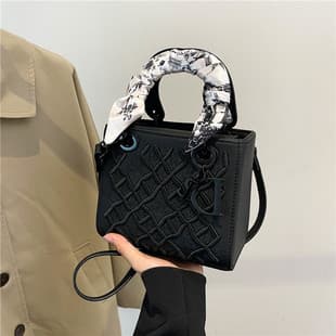 Heavy Embroidery Versatile Princess Diana Bag New Fashion Silk Scarf Handbag Women's High-End Single Shoulder Crossbody Bag Cross-Border