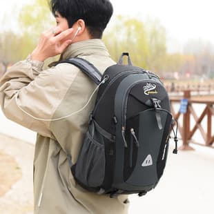 Wholesale Mountaineering Bag, Outdoor Sports Spring & Fall Men's and Women's Backpacks, Fashionable Student Bags, Casual 40L Travel Backpacks