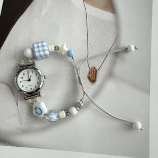 Trendy and cute digital exam watch for girls, suitable for middle and high school students, with a high aesthetic appeal, a small dial that enhances complexion, and versatile in style