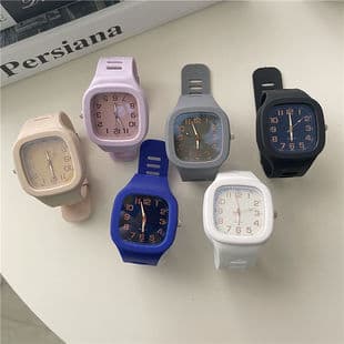 Internet celebrity square watch women's ins style simple temperament digital niche college style quartz watch for junior and senior high school students