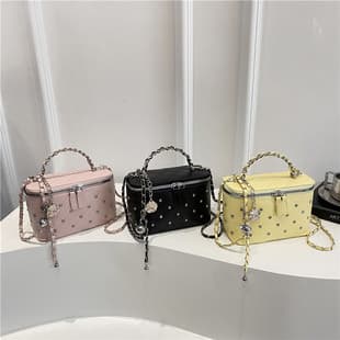 Fashionable Rhombus Chain Small Bag for Women 2026 New Model Shiny Diamond Box Bag Stylish Single Shoulder Crossbody Bucket Bag