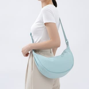 Beilian's New Nylon Crossbody Bag, Large Capacity, Portable, Simple Commuter Underarm Bag for Women, Fashionable Moon-Shaped Shoulder Bag