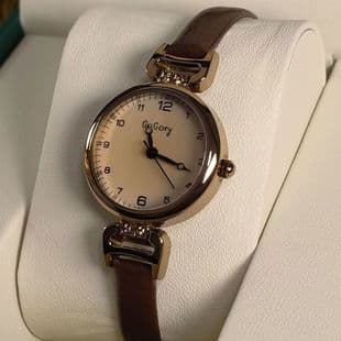 Vintage Exam Watch for Women, Student Style, High Aesthetic Value, Light Luxury, British Style, Small Dial, Ladies' Quartz Watch
