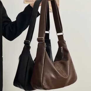 Autumn and Winter Women's Korean Style Versatile Shoulder Bag Crossbody Bag Large Capacity Student Tote Bag Casual Style Leisure Travel