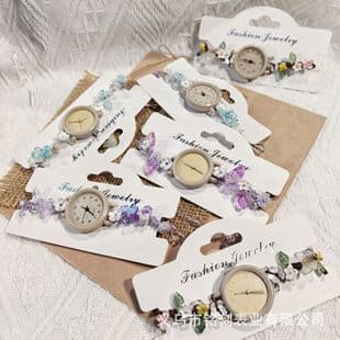 Bright white and sweet style star chain watch for girls, unique and not common, fashionable for middle and high school students, high aesthetic value