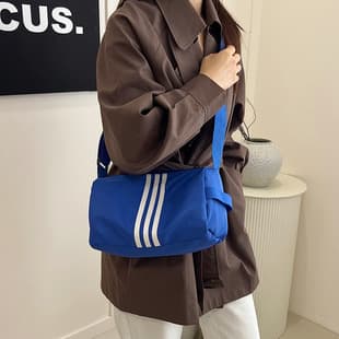 Niche Pillow Bag, Simple and Stylish Toast Sports Bag, New Spring and Autumn Crossbody Bag, Women's Armpit Shoulder Bag Wholesale