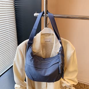 Large-Capacity Canvas Bag for Women 2025 New Casual Versatile Commuter Shoulder Bag Lightweight Sports Crossbody Dumpling Bag