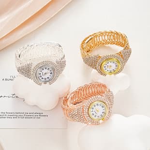 Cross-Border New Women's Watch Full of Diamonds, Fashionable Women's Watch, Versatile Casual Quartz Watch, Holiday Watch, Bracelet Style