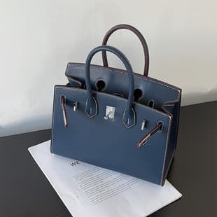 Versatile Platinum Bag for Women, Suitable for All Seasons, Light Luxury Handbag, Crossbody, Large Capacity, High-End Feel, European and American Retro Style