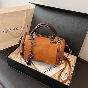Women's High-End Retro Boston Bag, Casual and Versatile Shoulder Bag, Crossbody Bag with Tassel Hand-Held Pendant