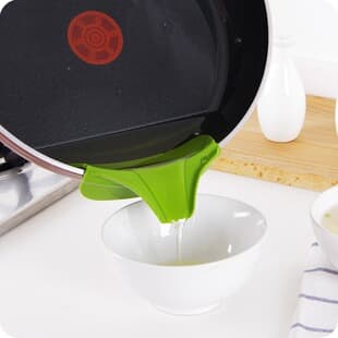 Anti-Spill Kitchenware and Cookware Round Edge Spout, Silicone Liquid Pouring Spout, Soup Pourer Kitchen Gadget