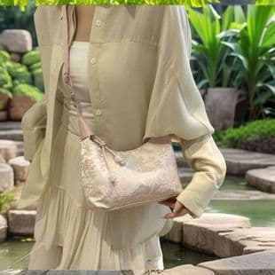 New Chinese-Style Handbag 2026 New Model Chinese-Style Crossbody Bag for Women with a High-End Feel Versatile Ladies' Handbag Wrist Bag